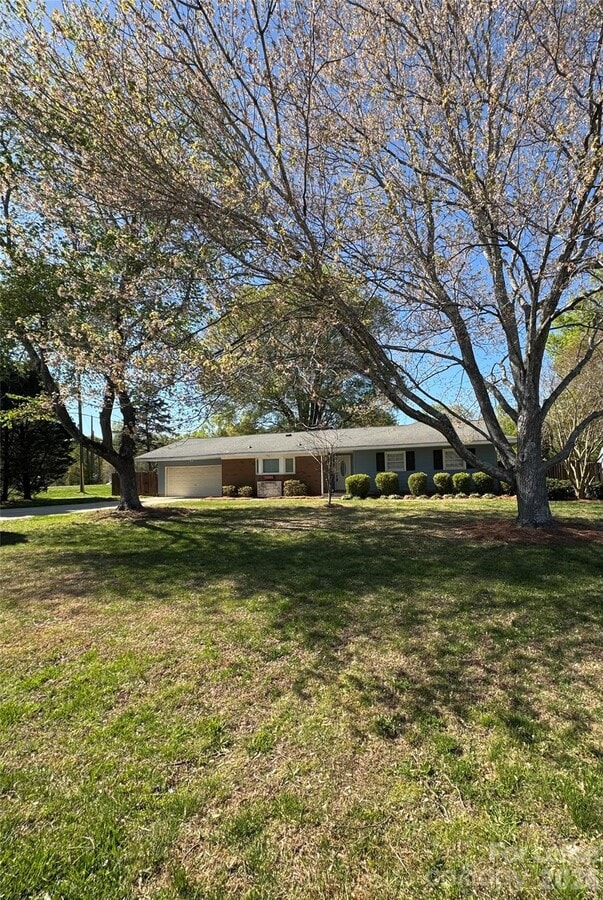 Photo - 1803 Overhill Dr