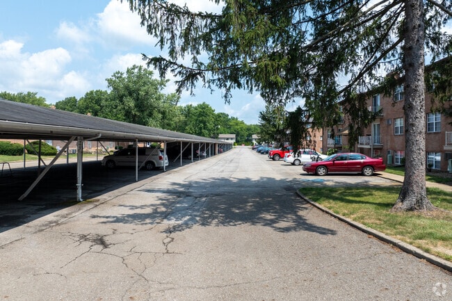 Parking - Four Seasons Apartments and Townhomes