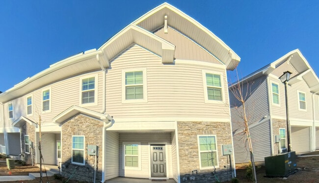 Photo - 916 Drake Grove Ln