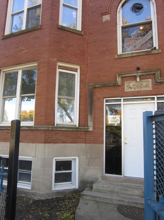 Photo - 4035 W Harrison St Unit 1