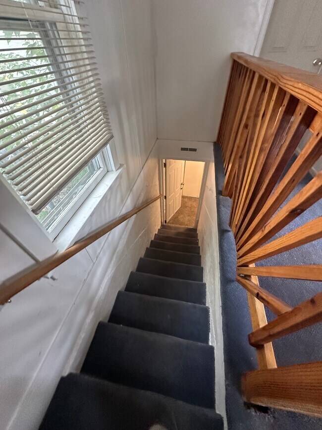 721.5 W 24th St