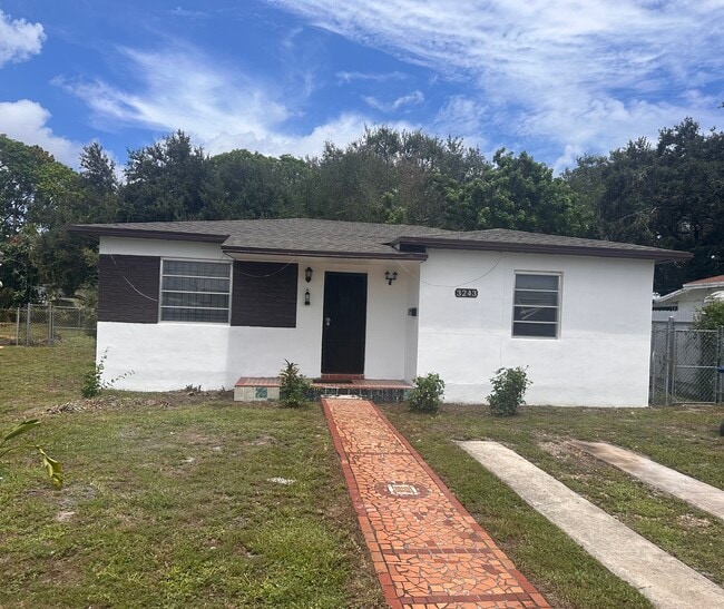 Building Photo - 3243 NW 43rd Ter Rental