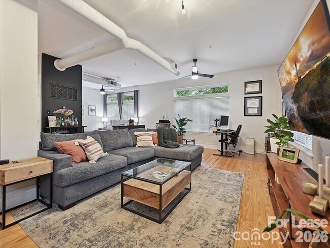 Photo - 404 N Laurel Ave Unit 11