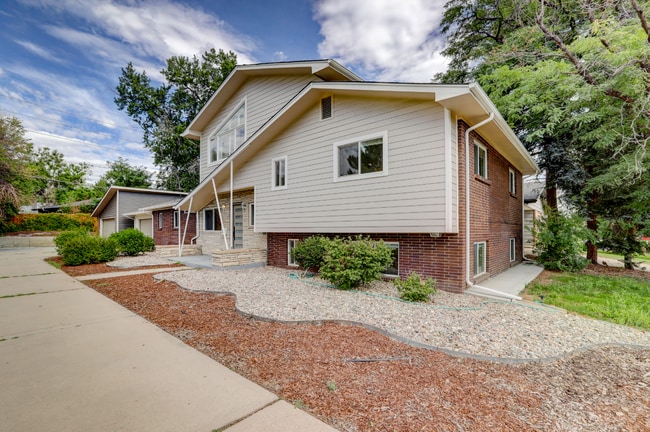 Photo - Spacious & Modern Home in Crestmoor Park!