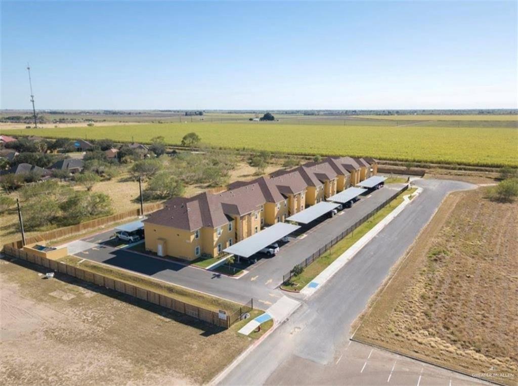 Photo - 300 Sylvia Handy Dr