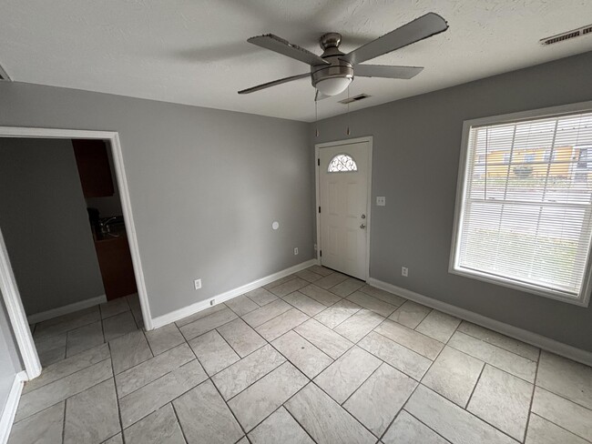 Photo - 721 Jackson St