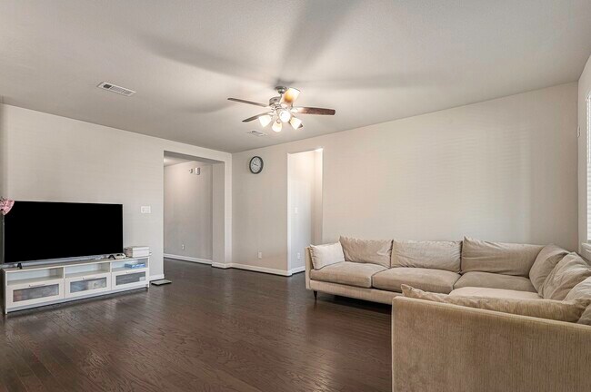 Photo - 104 Sea Glass Cv