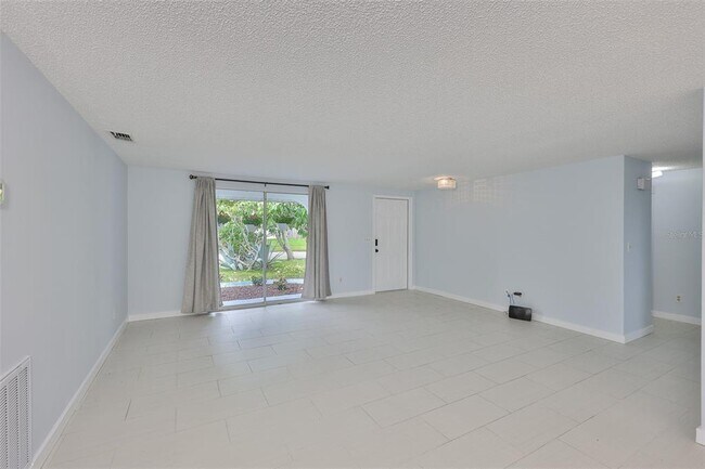 Photo - 423 Flamingo Dr