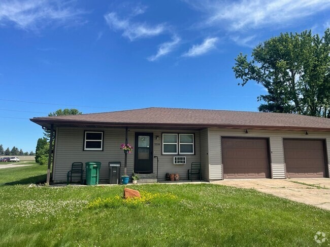Building Photo - 2218-2220 Peters Dr Unit 2218 Rental