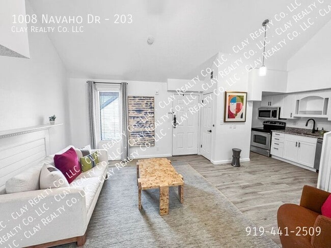 Photo - 1008 Navaho Dr Unit 203