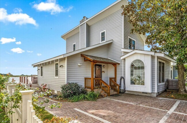 Off Campus Houses for Rent in Ocean - Image