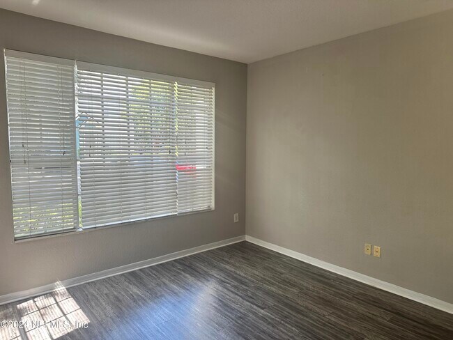 Photo - 13703 Richmond Park Dr N Condo Unit 2303