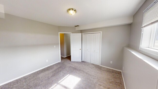 Photo - 9804-98099 99 St Unité D