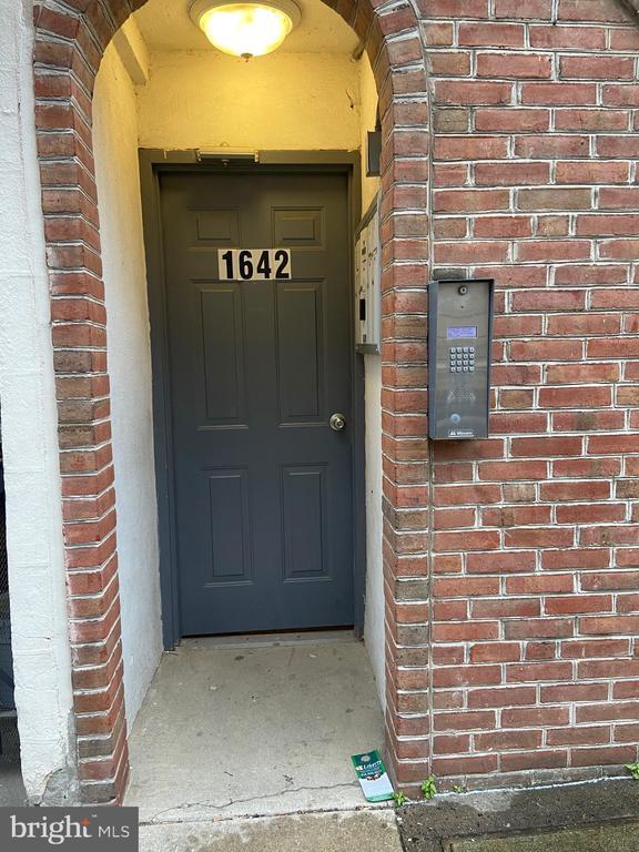 Building Photo - 1642 Lombard St Rental