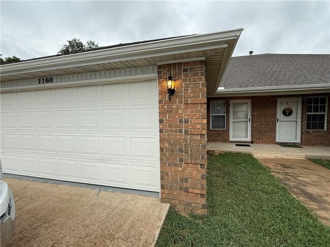 Photo - 1160 N Boxley Ave