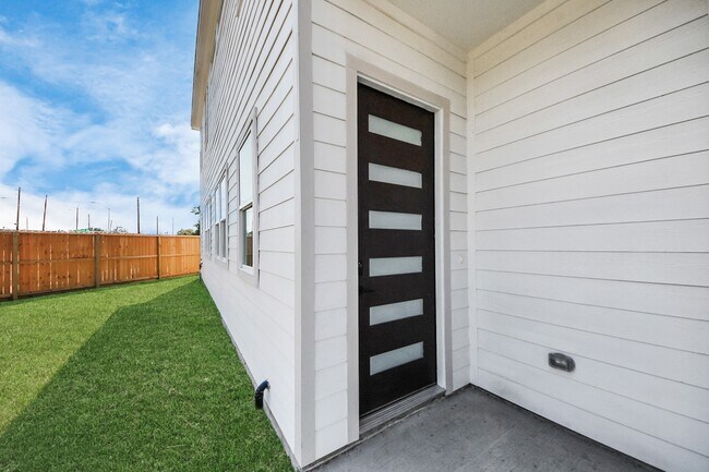 Photo - 4129 E Toliver St