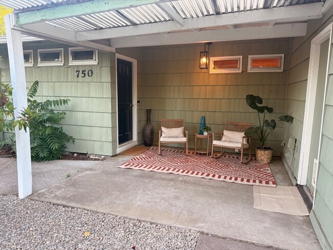 Photo - 750 Waverly St