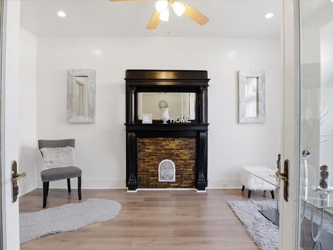 Photo - Charming Spacious Baltimore Rowhome