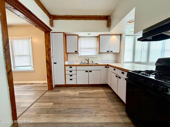Photo - 900 Beecher St