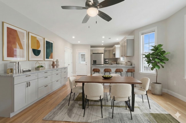 Building Photo - 4 Benson St Unit 2