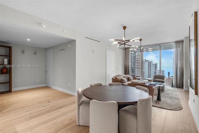 Photo - 300 Biscayne Blvd Way Unidad 2605W