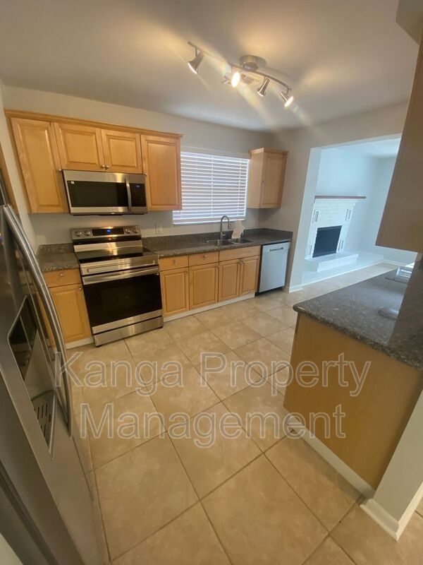 Photo - 1317 Willow Rd