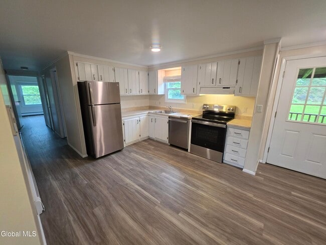 Photo - 112 Carriage House Ln