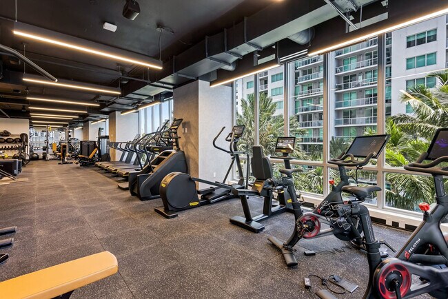 Photo - 227 NE 2nd St Unidad FL30-ID1261244P