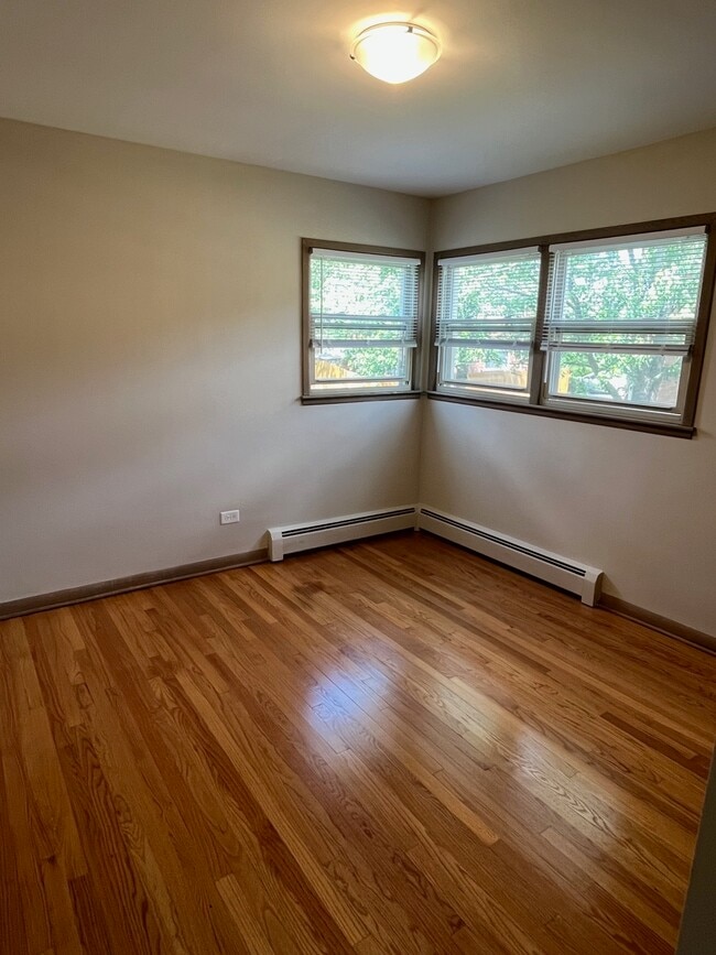 Photo - 1334 Woodview Ln Unit 1E
