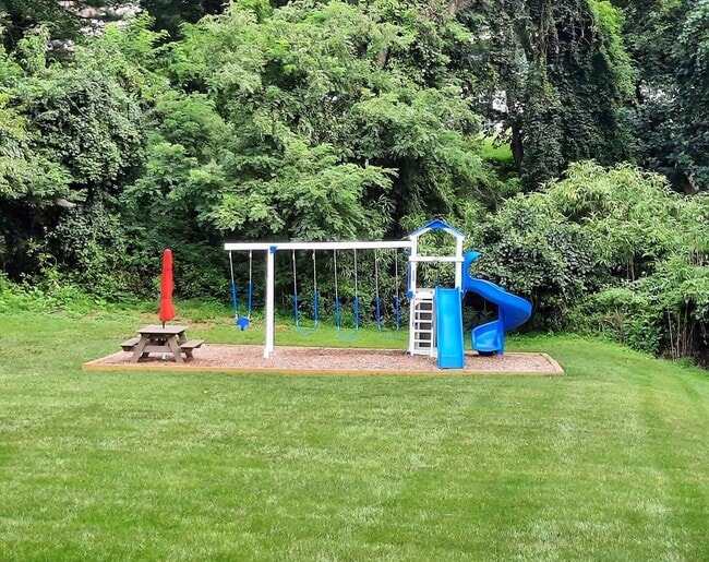 Photo - Delightful 4BR TH in highly desired Chapel...