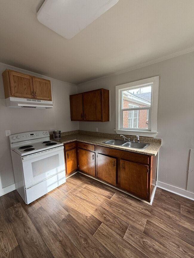 Photo - 210 Horne St