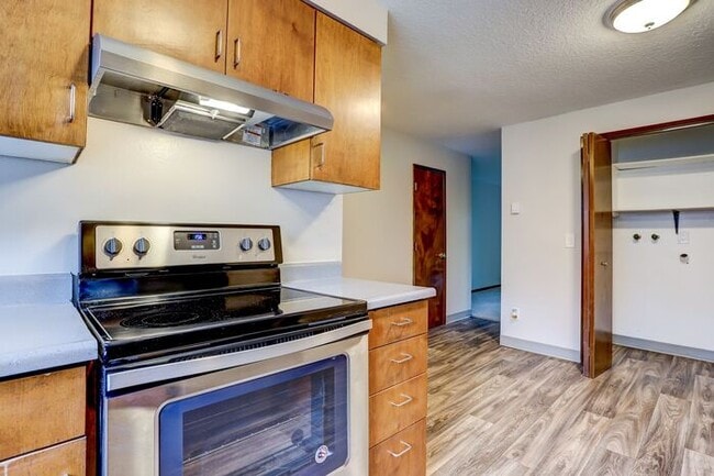 Photo - 2 bedroom 1 bath with washer/dryer in unit!