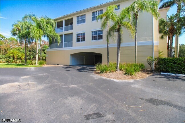 Photo - 4853 Hampshire Ct Unit 107