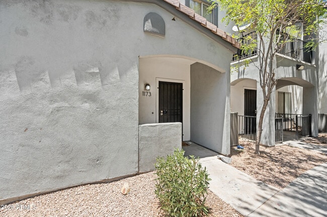 Building Photo - 4608 W Maryland Ave