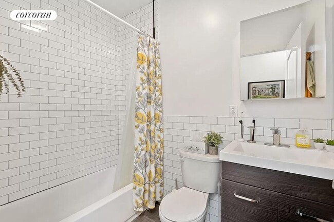 Photo - 210 Green St