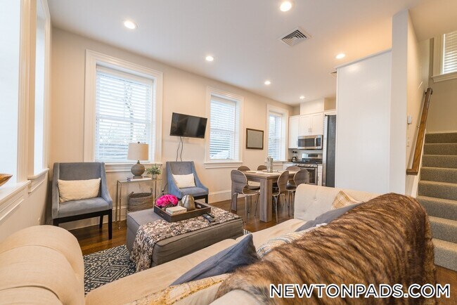 Photo - 2044 Beacon St Unidad 1