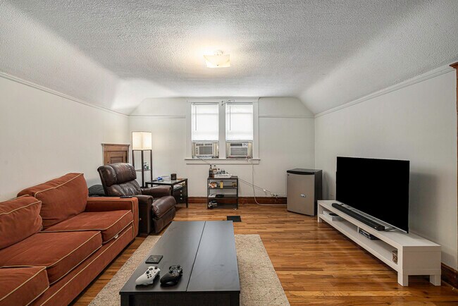 Photo - 1015 Packard St Unit 2