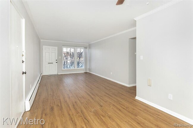 Photo - 2817 W 13 Mile Rd