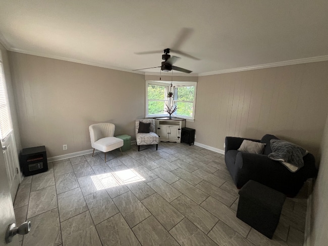 Photo - 215 Mystic Ln