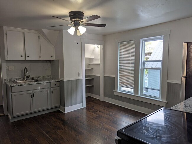 20 Chellis St Unit 2
