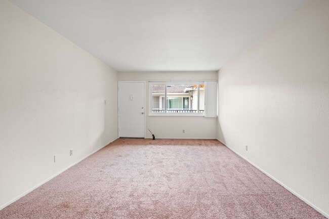 Photo - Garage & In-Unit Laundry! 3 Bedroom Apartm... Unit C