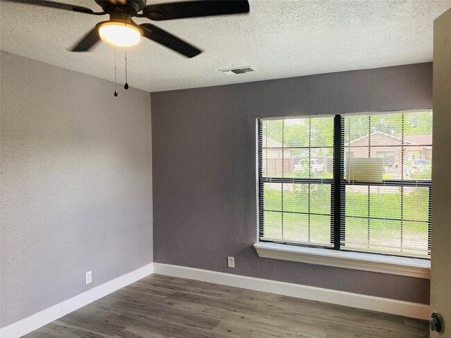 Photo - 7547 Laura Koppe Rd