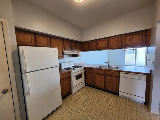 Photo - 1510 Golfview Ct