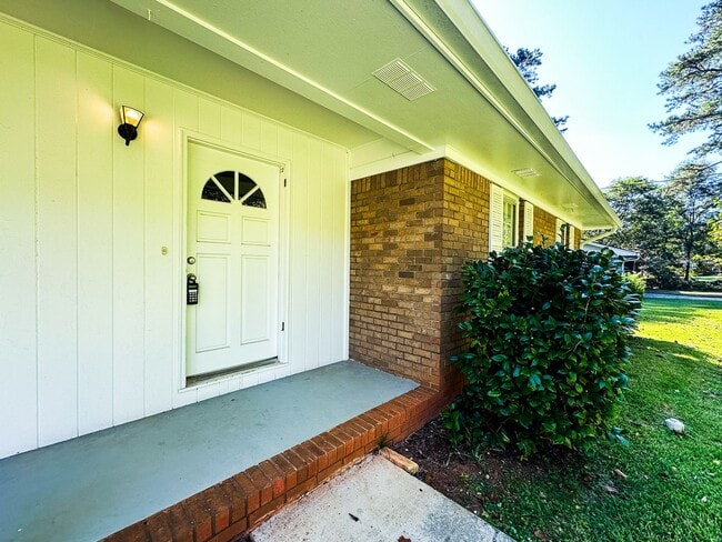 Photo - Single Family Brick 3/2 rental in Mableton