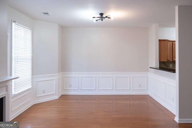 Photo - 3090 Branham Dr