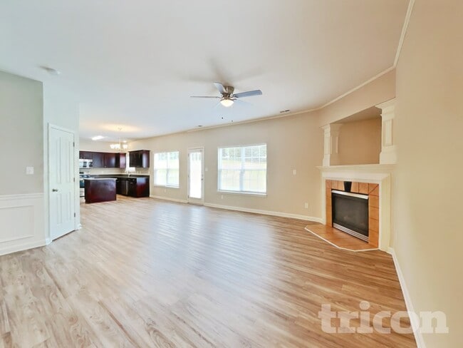 Photo - 1129 Hawick Dr