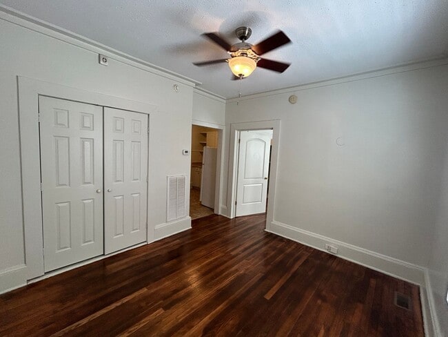 901 Sedgefield St Unidad B