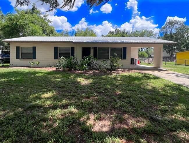 3BR/1BA Pet Friendly House in NW Gainesvil... - 3BR/1BA Pet Friendly House in NW Gainesvil...
