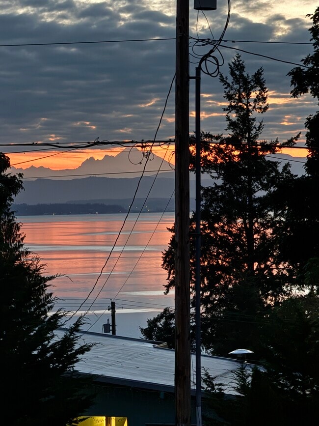 Photo - 1353 Rainbow Ln