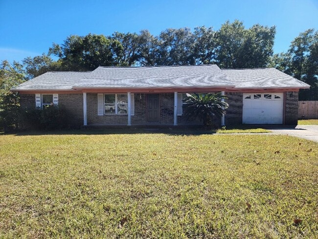 Building Photo - Open Floorplan, 3BD/3Bath with a Huge Sunr... Rental